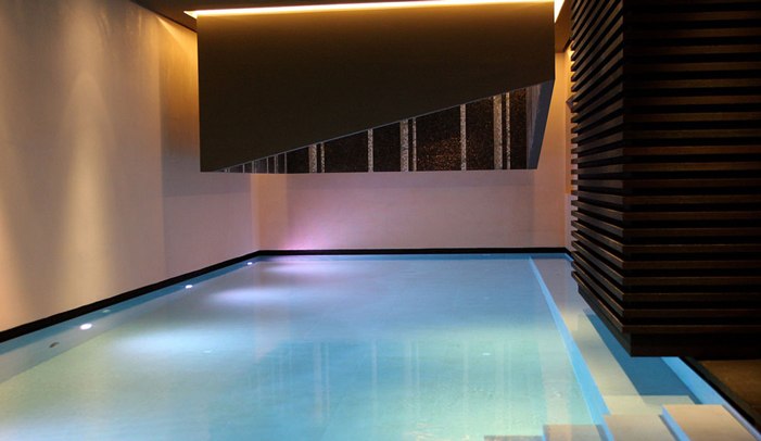 Indoorpool im Wellnessbereich des Chalet Mathon